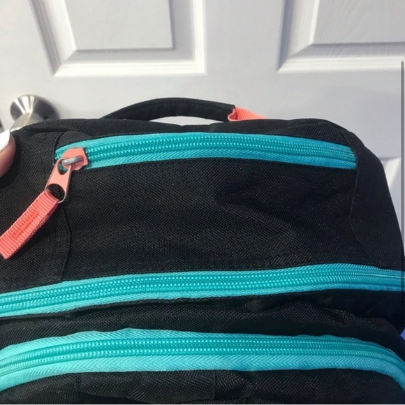 Tracker backpack GUC - Picture 2 of 5